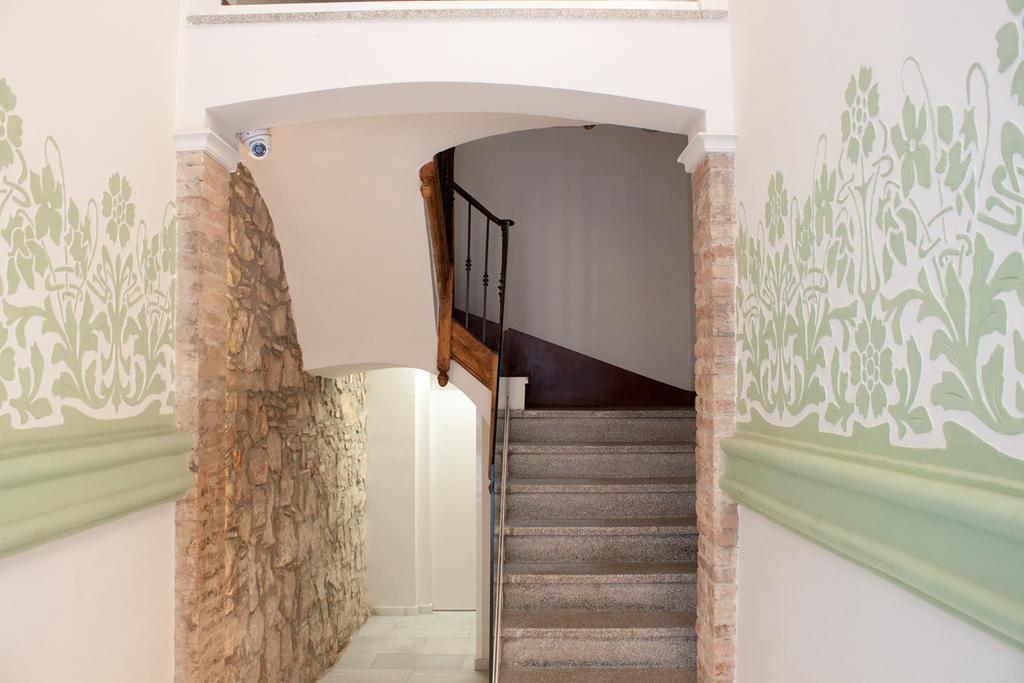 Happy People Sagrada Familia Apartments Barcelona Exterior foto